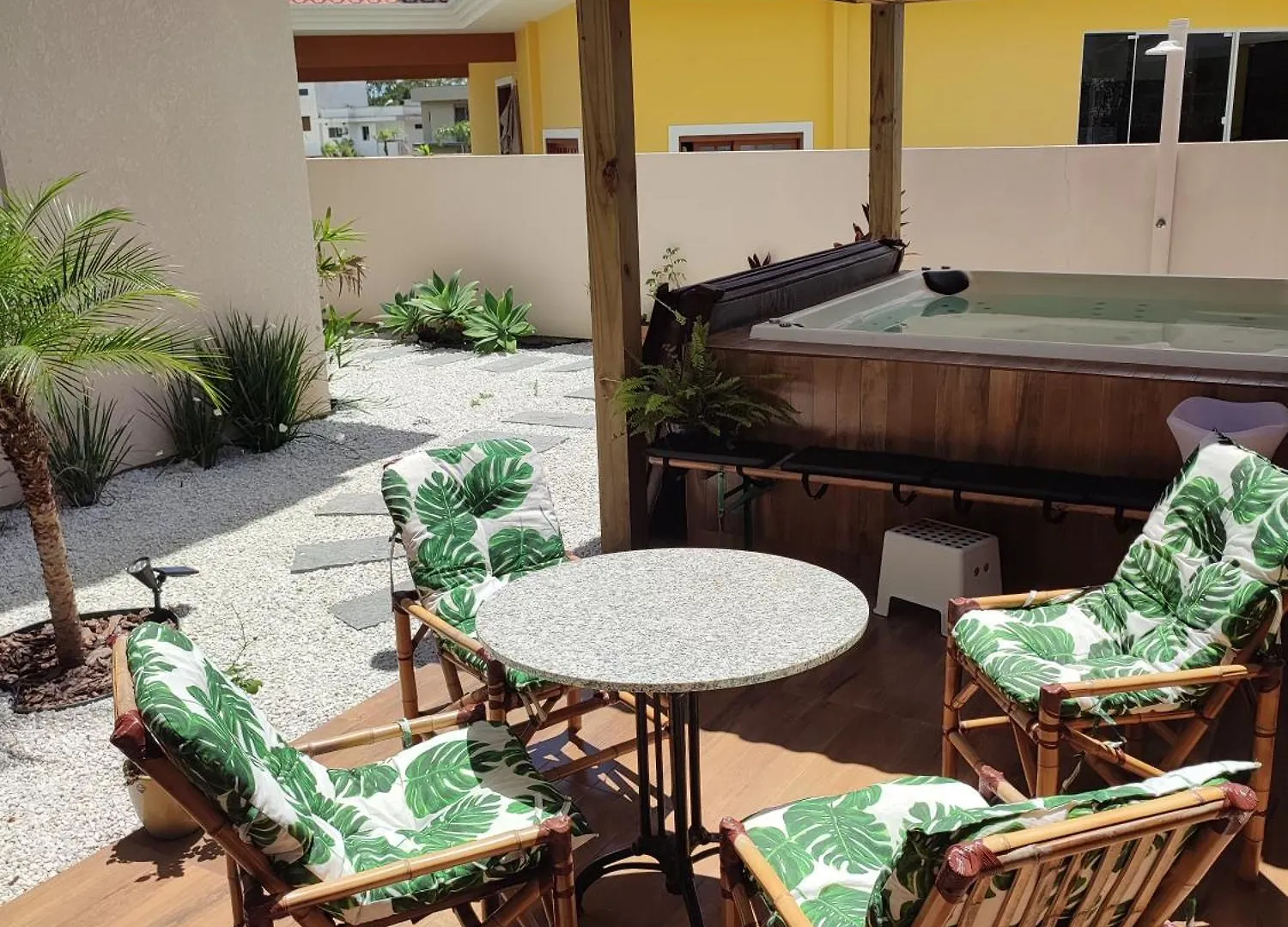 Suite Confortavel Na Praia De Mocambique Florianópolis Bed and Breakfast